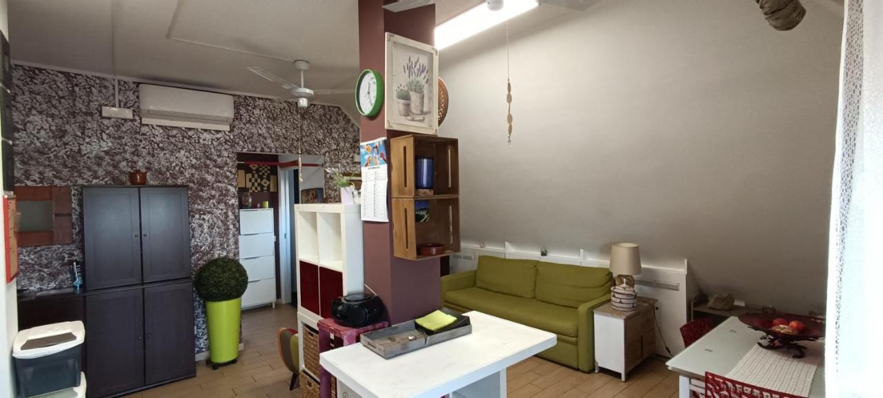 Apartamento La Mansarda Di Pero Con Terrazza Exterior foto