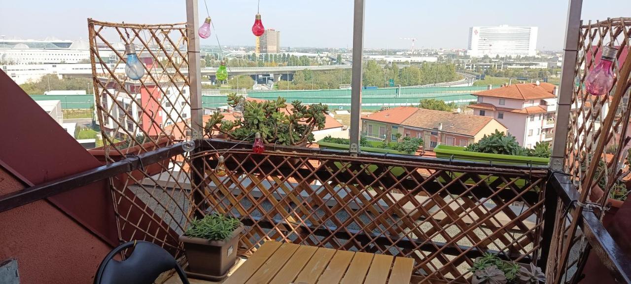 Apartamento La Mansarda Di Pero Con Terrazza Exterior foto